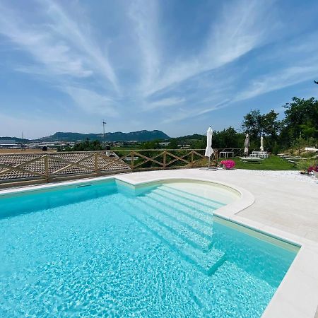 Villa Poggio Ulivo Pool-Apartments Rivoli Veronese Exterior photo