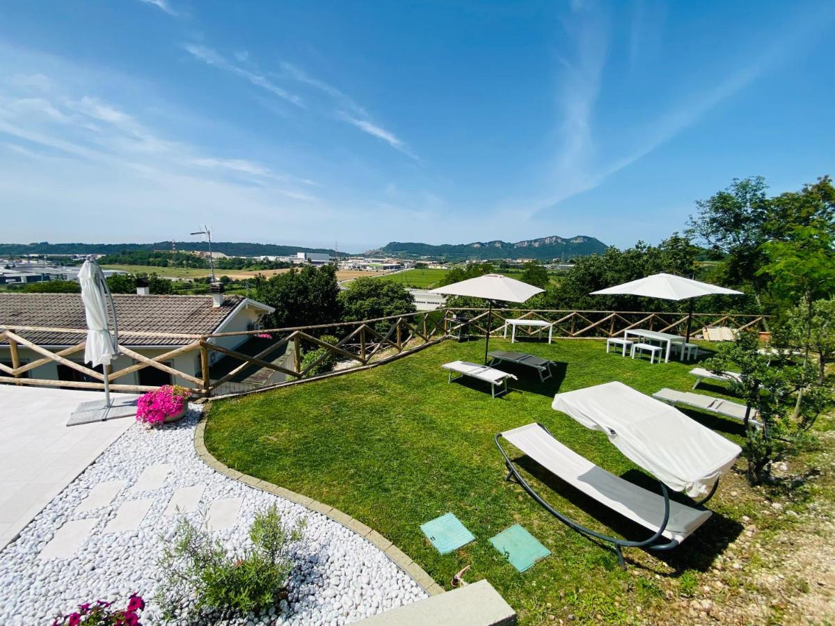Villa Poggio Ulivo Pool-Apartments Rivoli Veronese Exterior photo