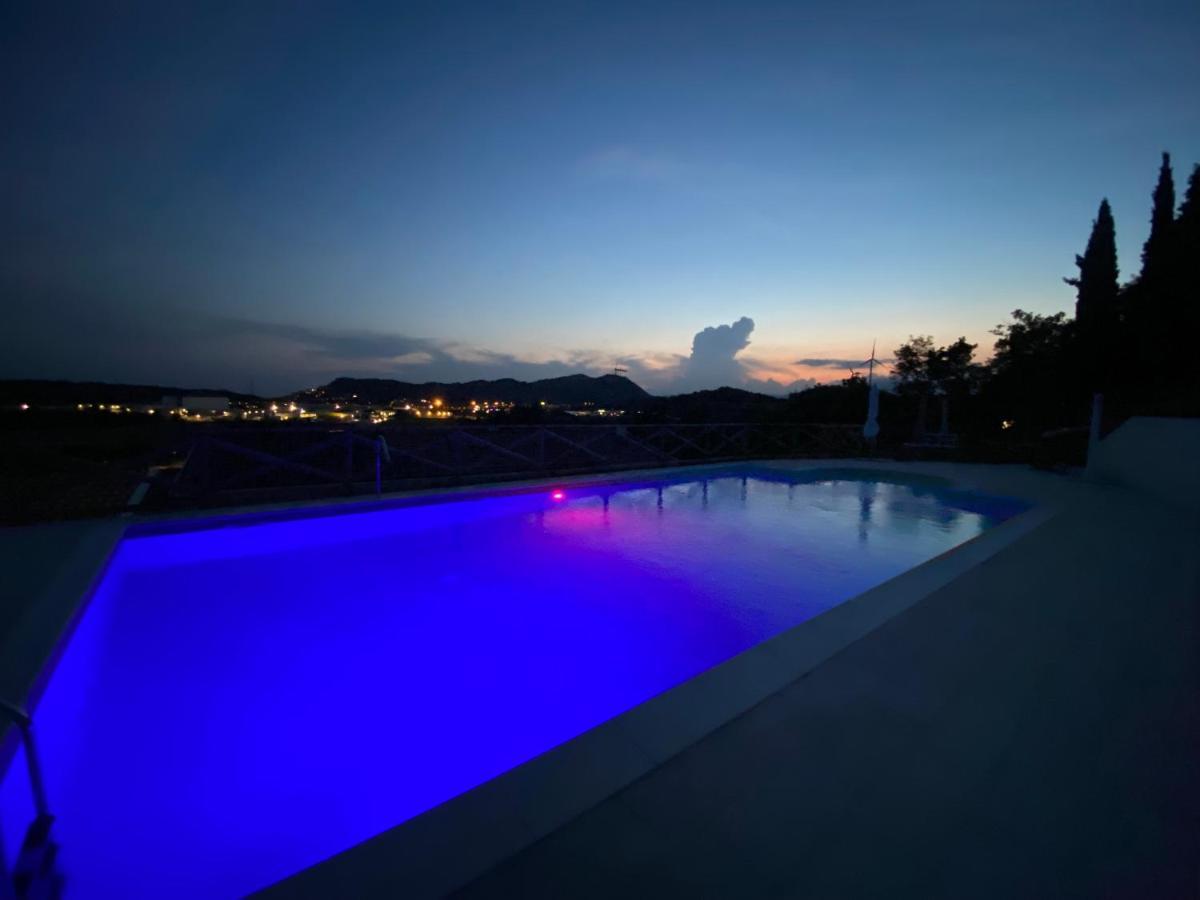 Villa Poggio Ulivo Pool-Apartments Rivoli Veronese Exterior photo