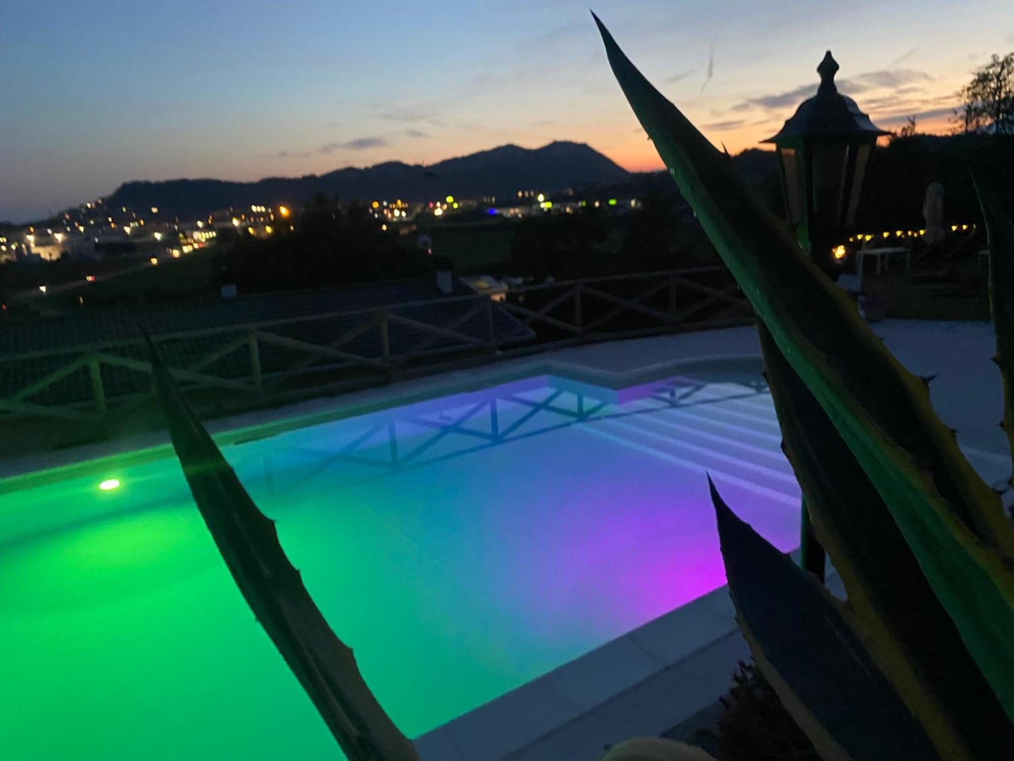 Villa Poggio Ulivo Pool-Apartments Rivoli Veronese Exterior photo