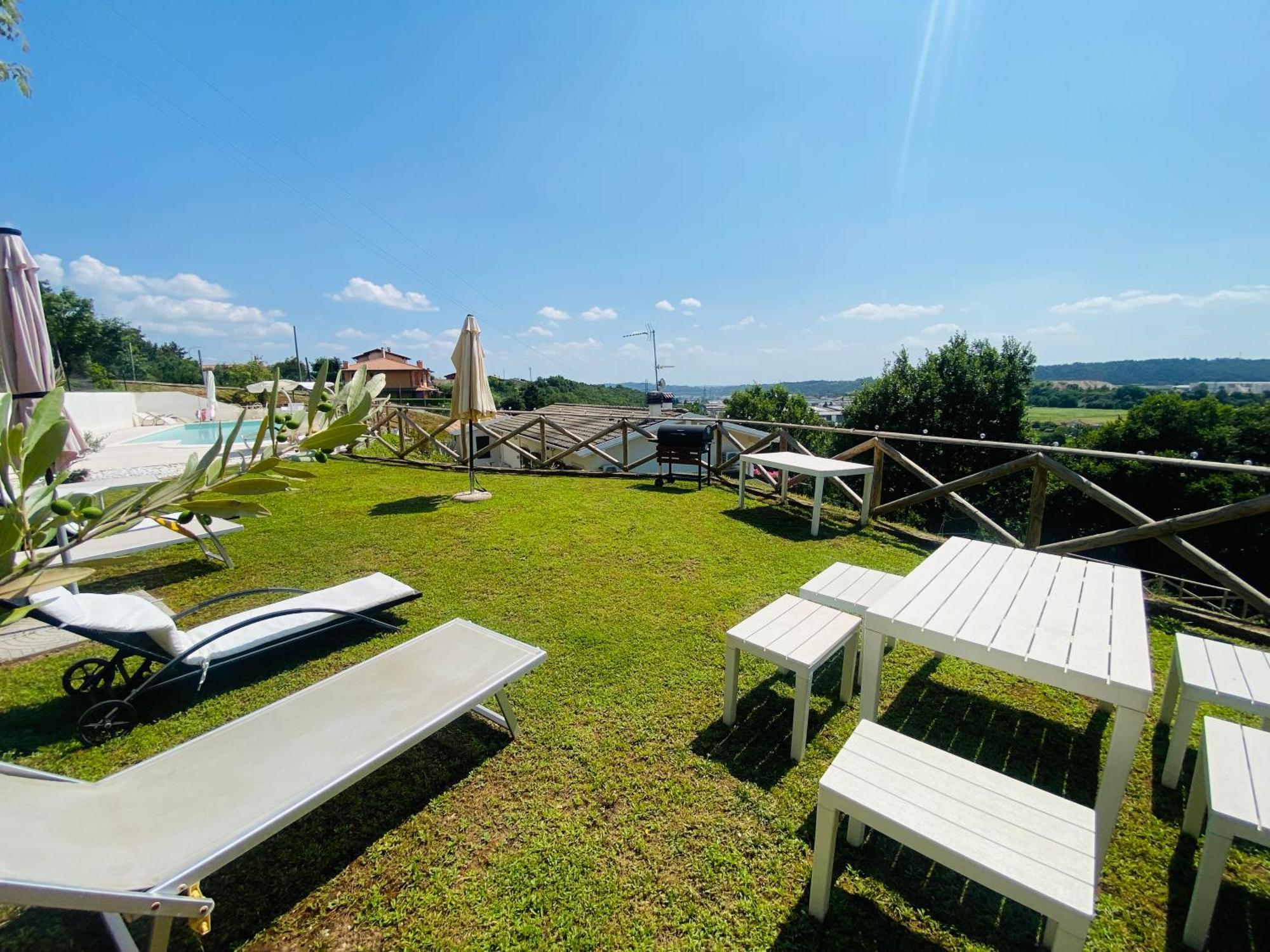 Villa Poggio Ulivo Pool-Apartments Rivoli Veronese Exterior photo