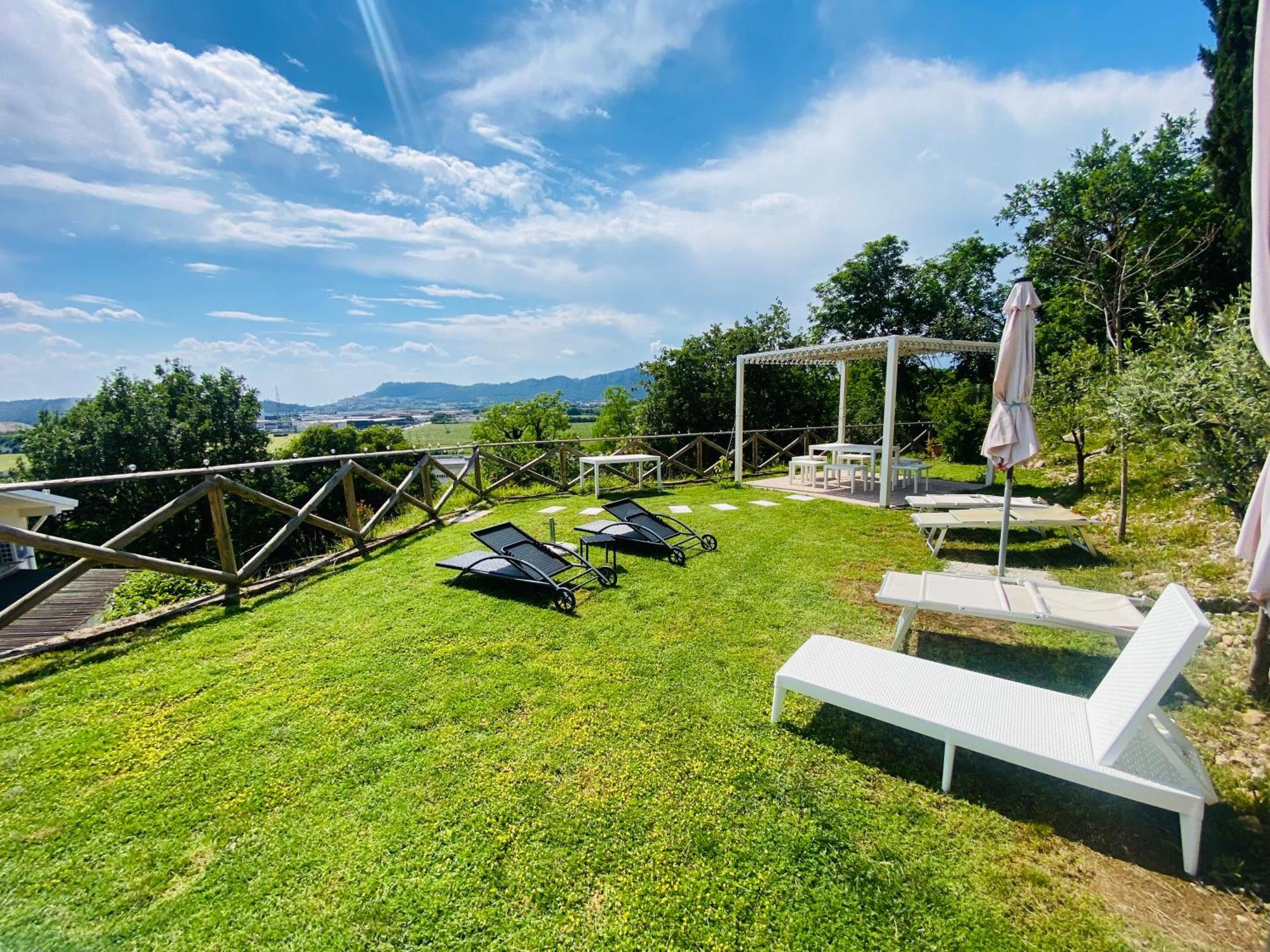 Villa Poggio Ulivo Pool-Apartments Rivoli Veronese Exterior photo