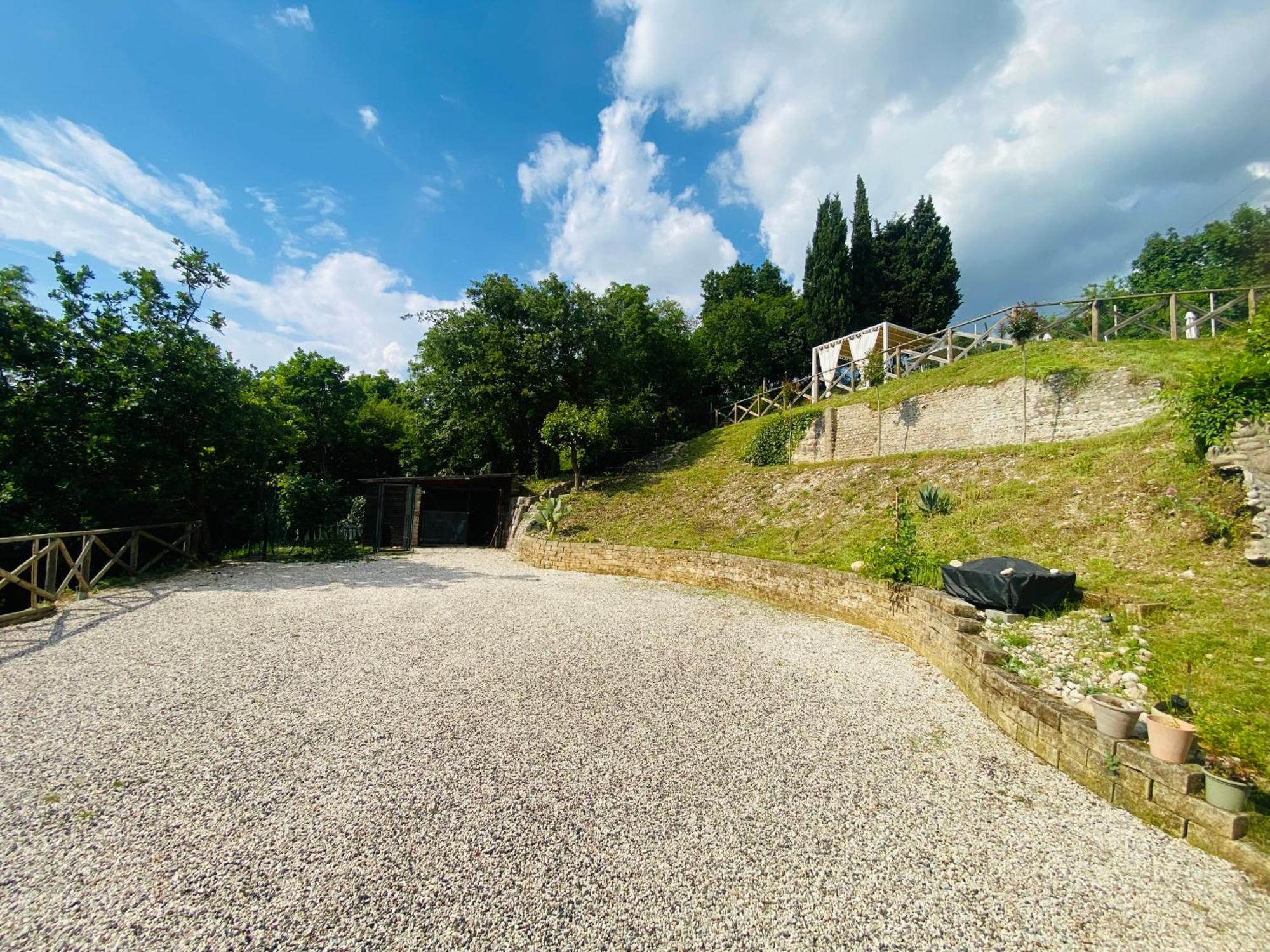 Villa Poggio Ulivo Pool-Apartments Rivoli Veronese Exterior photo